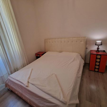 Room In The City Center - Stanza In Centro Citta Milánó Kültér fotó